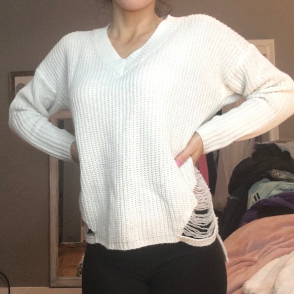 Polly & Esther Sweaters - V neck knitted sweater